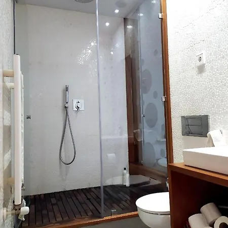 With One Bedroom In Bilbo With Wifi *